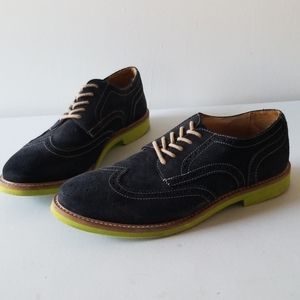 Men's navy and lime wingtip shoes